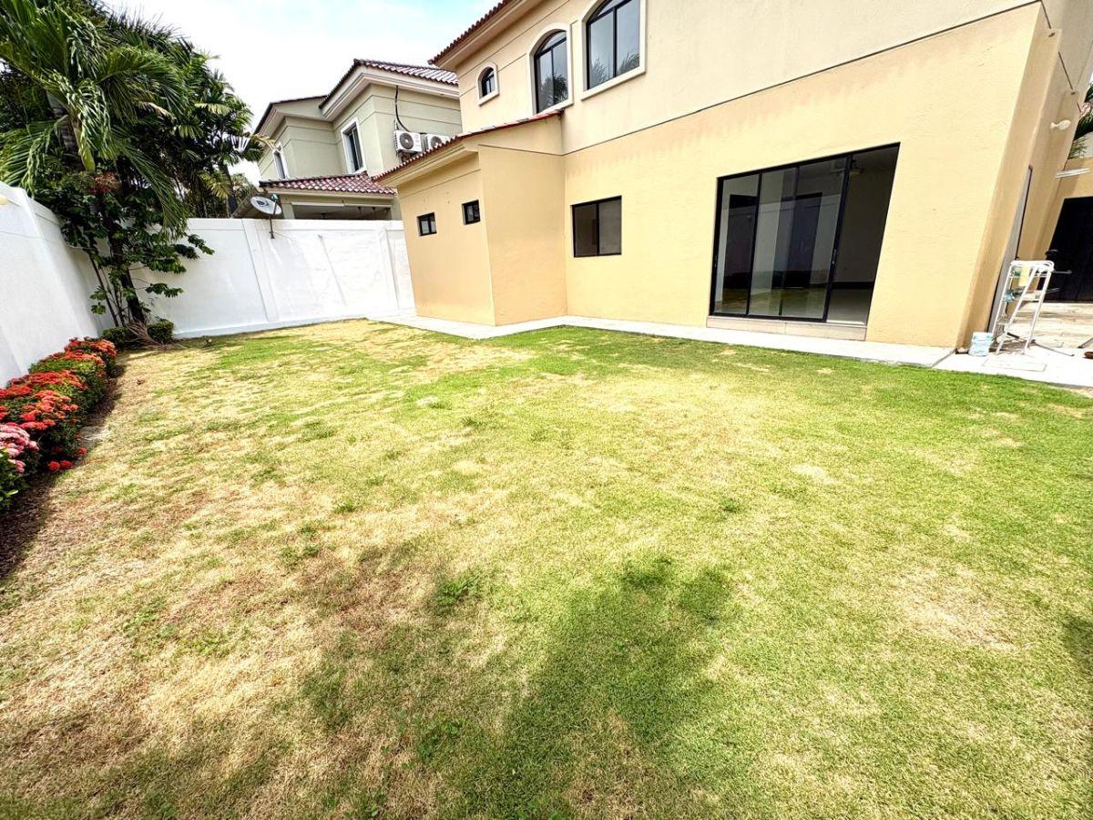 Samborondón - Últimos Kms. Vendo Casa 4 Dorm.; Patio Grande, Guayas — imagen 9