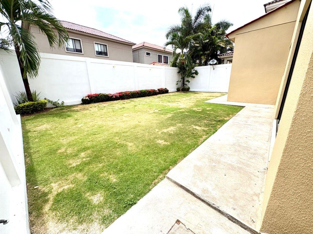 Samborondón - Últimos Kms. Vendo Casa 4 Dorm.; Patio Grande, Guayas — imagen 8
