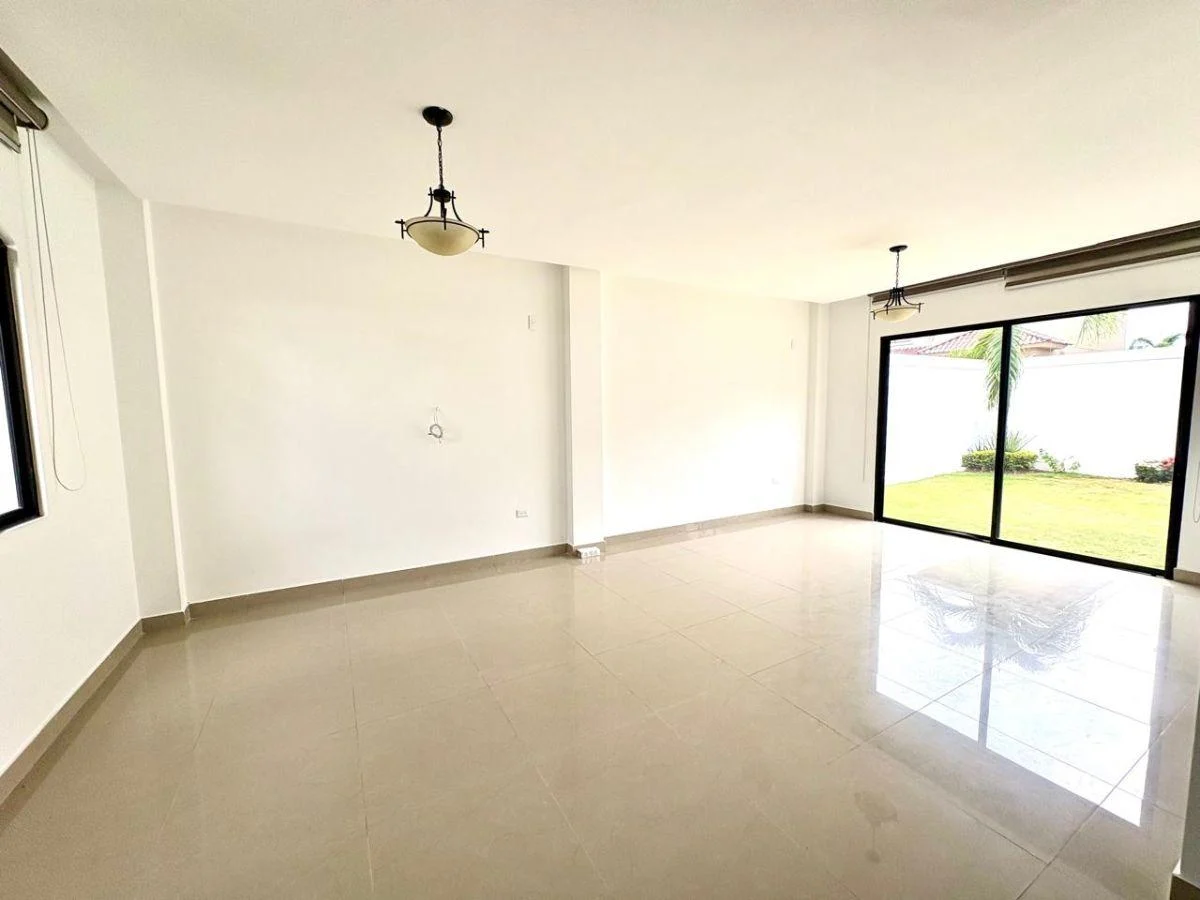 Samborondón - Últimos Kms. Vendo Casa 4 Dorm.; Patio Grande, Guayas — imagen 6