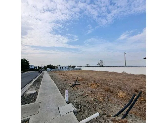 Terreno en venta en Montecristi — imagen 1