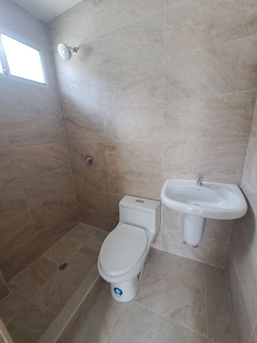 Casa a Estrenar en Urbanización Vistana 2000, Cantón Daule, Vía a Samborondon y Guayaquil, Guayas — imagen 3