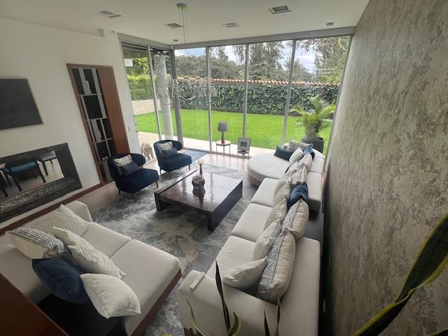 Venta, Moderna Casa Amplio Jardin Sector Rancho San Francisco — imagen 9