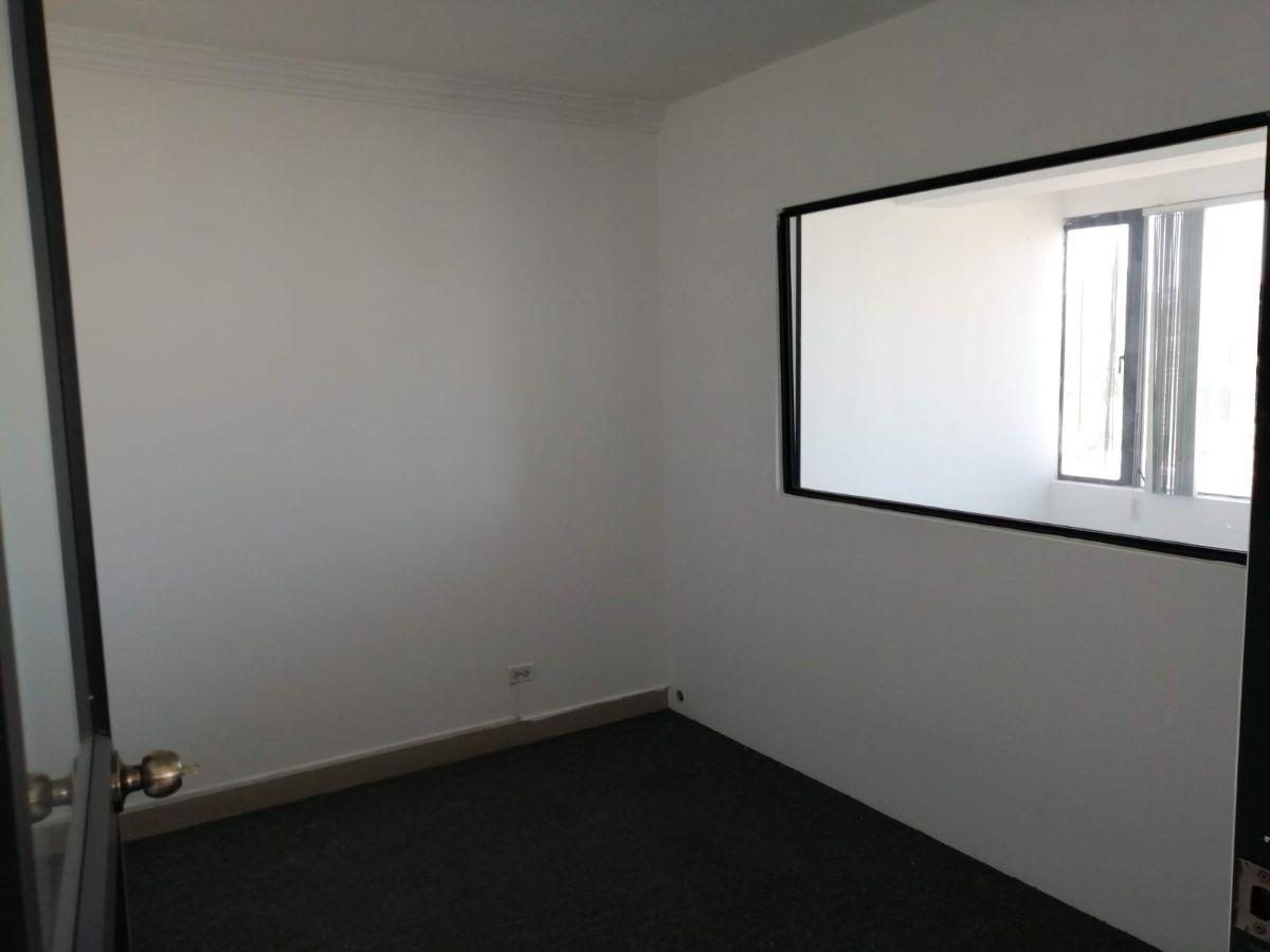 Bonita Oficina Vendo 86 m Habitables Amoblada Cerca a Mall El Jardin — imagen 9