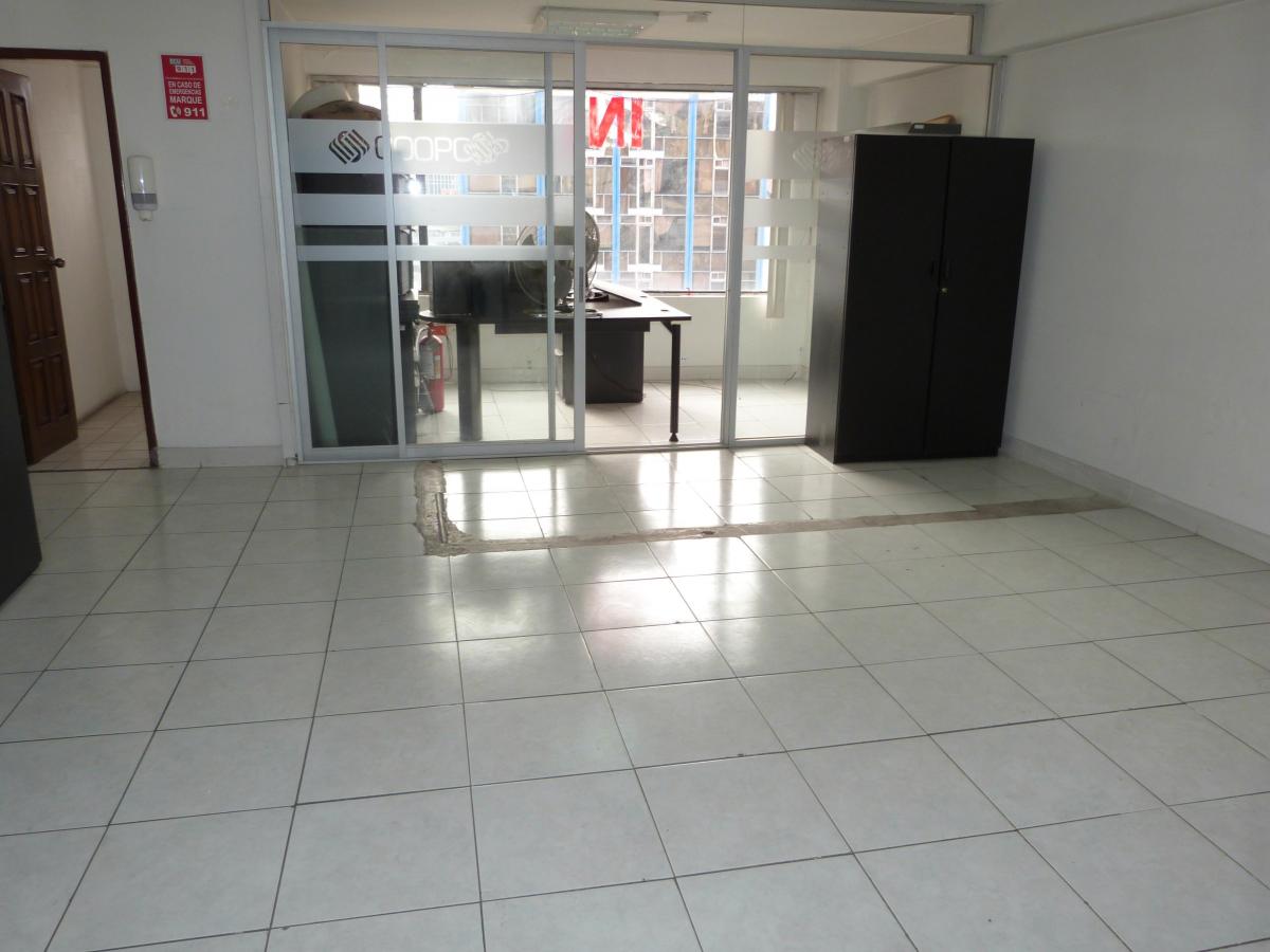 Oficina de Venta de 45 m² Sector Rumipamba Piso 5 — imagen 3