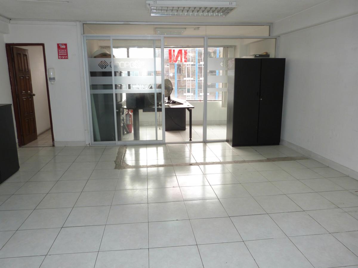 Oficina de Venta de 45 m² Sector Rumipamba Piso 5 — imagen 2
