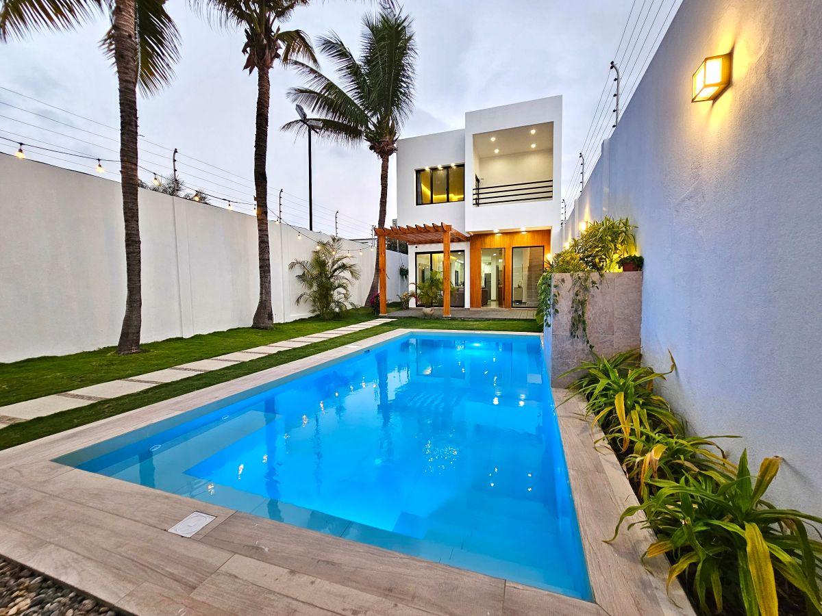 Vendo Espectacular Casa de Lujo con Piscina a Pocas Cuadras del Malecon — imagen 6