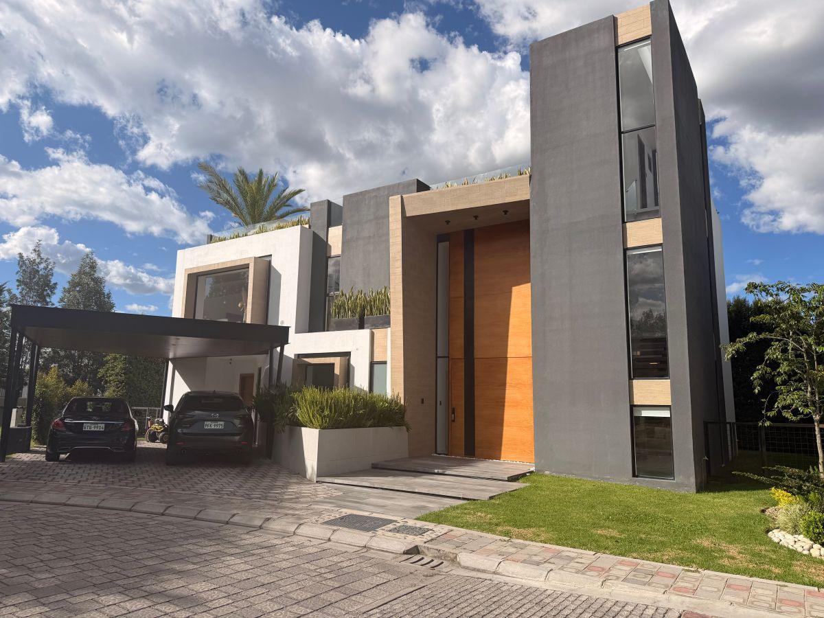 Venta Moderna Casa de 4 Dorm. Cerca de Arrayanes en Puembo / Sharon Reed — imagen 10