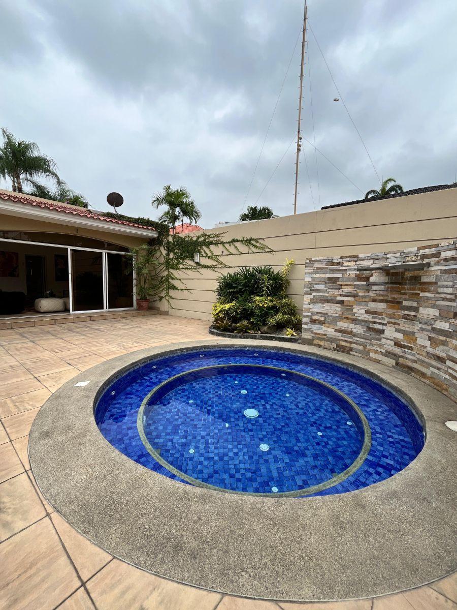 Casa de 4 Dorm. + Estudio en Venta, Km 4 Vía Samborondón, Guayas — imagen 9