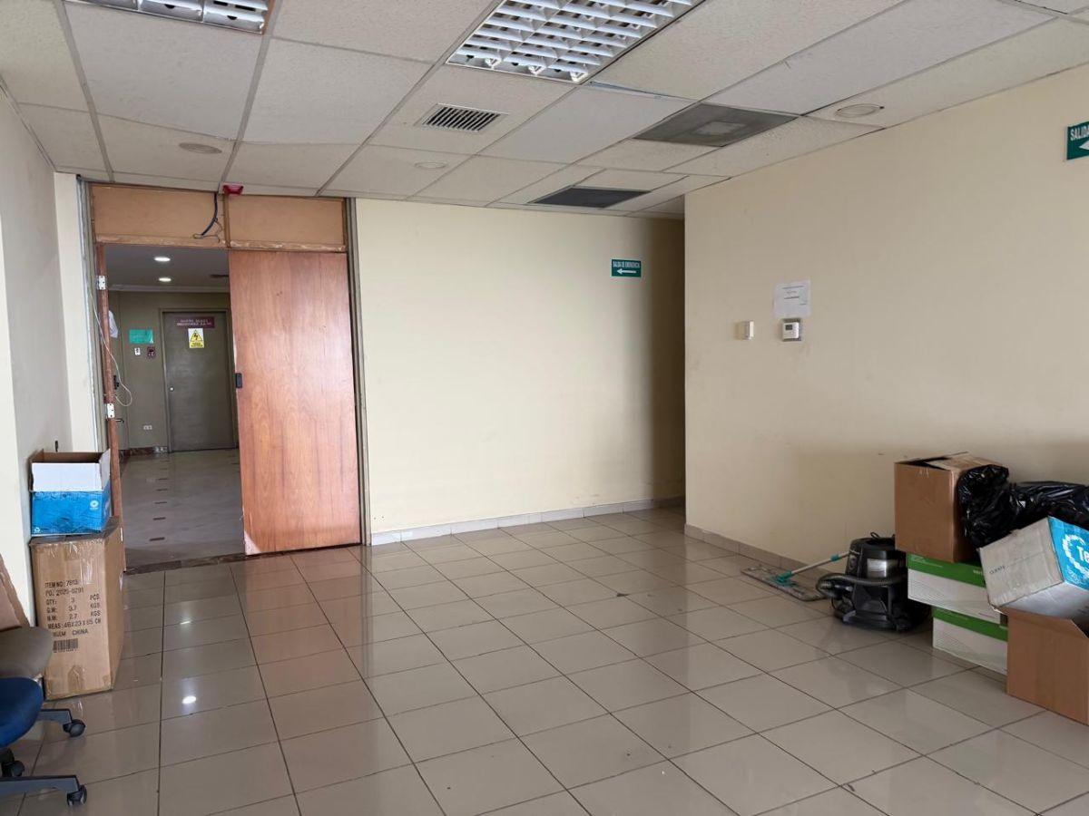 En Venta Oficina Ejecutiva 487 m² Edif. Las Cámaras - Guayaquil, Av Francisco de Orellana. Guayas — imagen 5