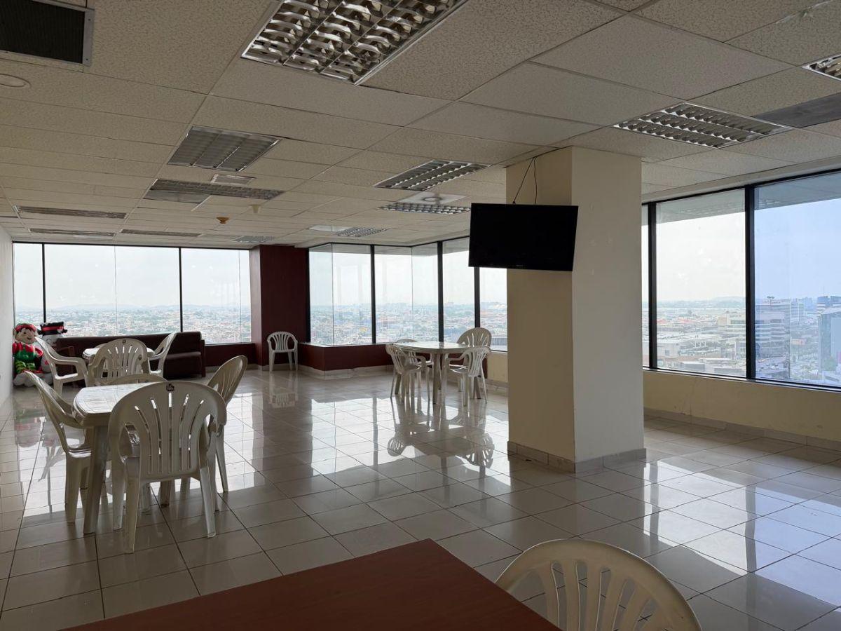 En Venta Oficina Ejecutiva 487 m² Edif. Las Cámaras - Guayaquil, Av Francisco de Orellana. Guayas — imagen 2
