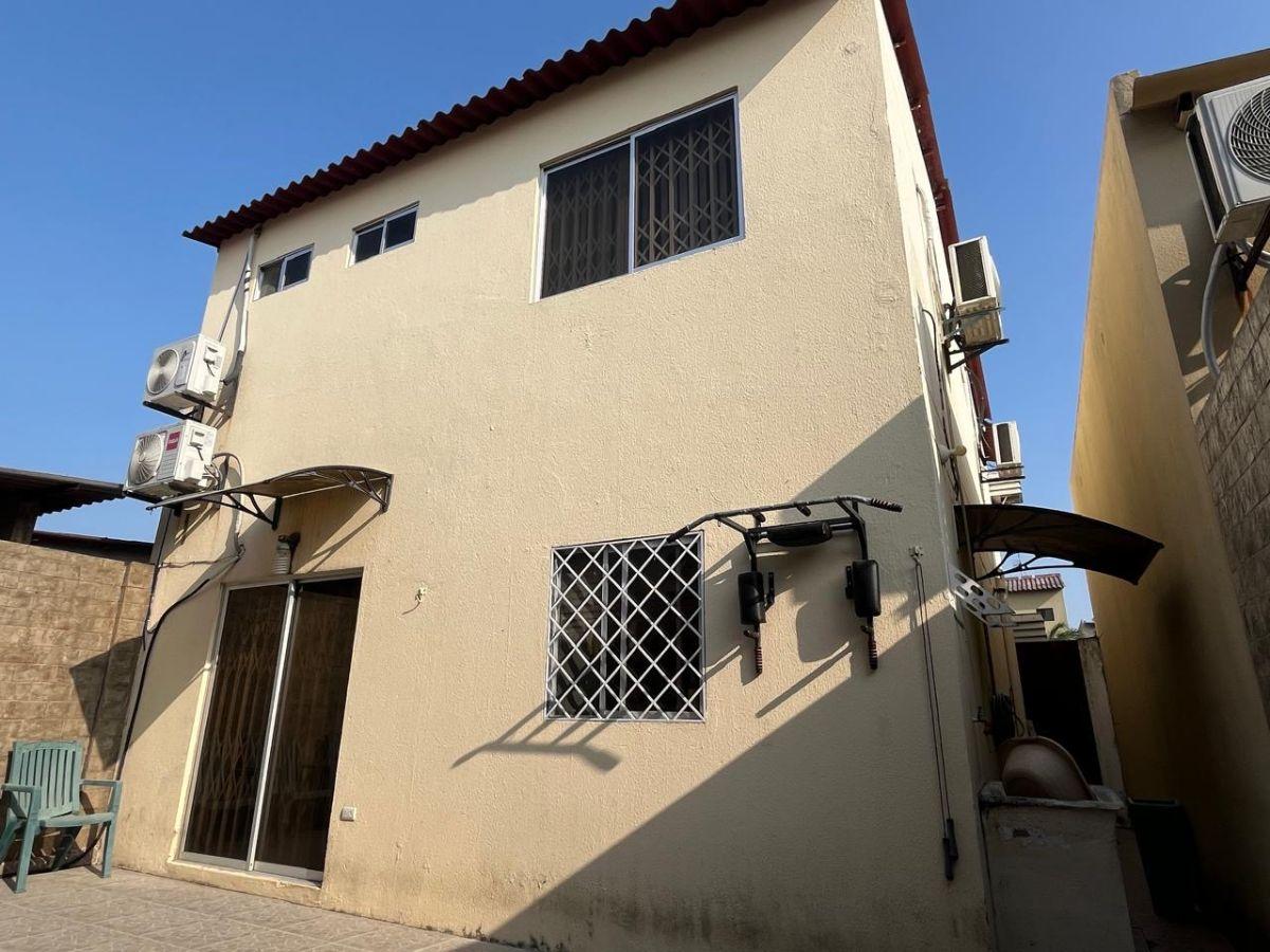 Venta Casa de Cuatro Habitaciones en Villa Club Etapa Kripton/samborondon/ Aurora, Guayas — imagen 6