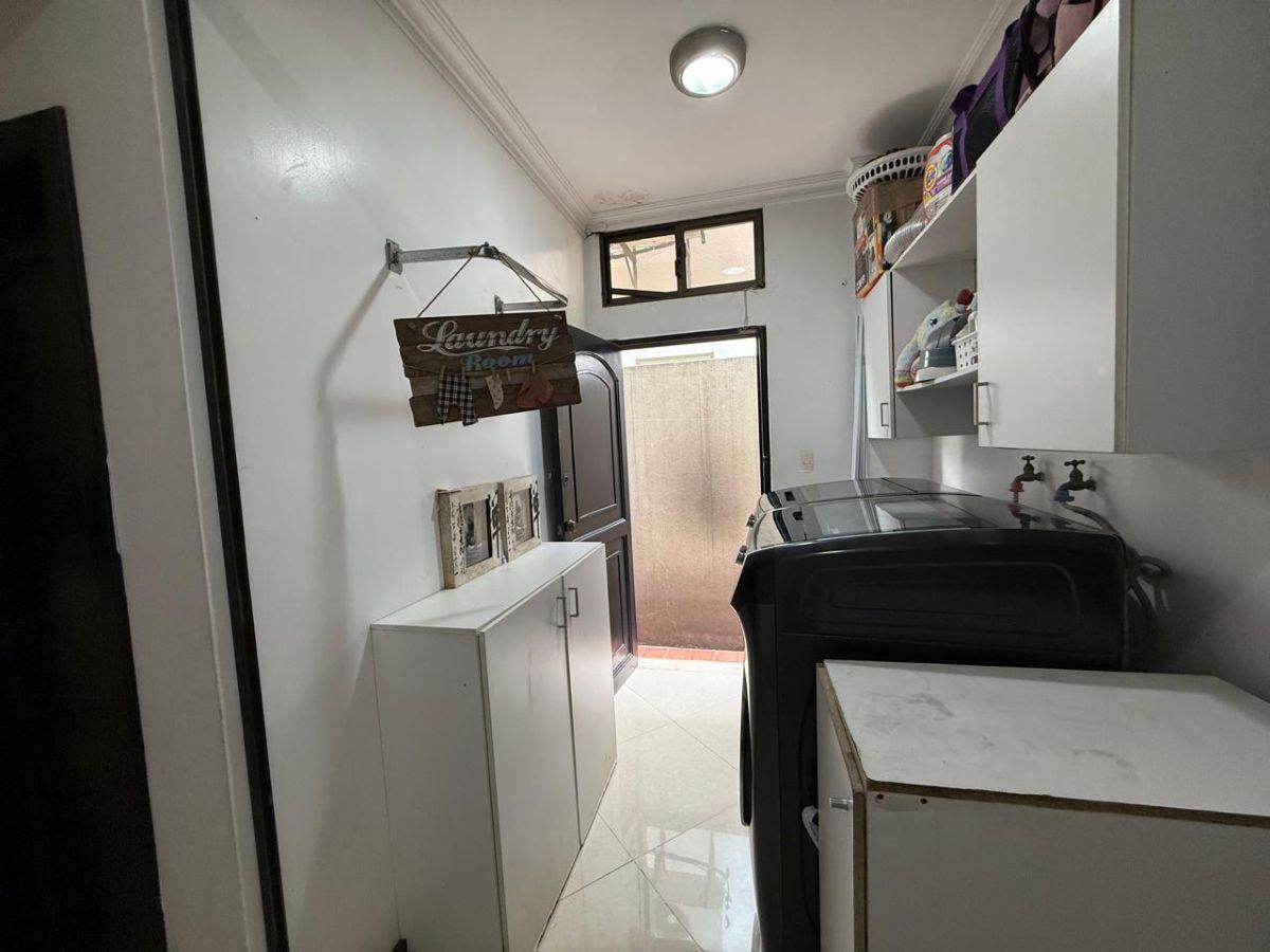Vendo Casa de Lujo en Samborondon, Totalmente Amoblada, Piscina, 5 Dorm., Guayas — imagen 9