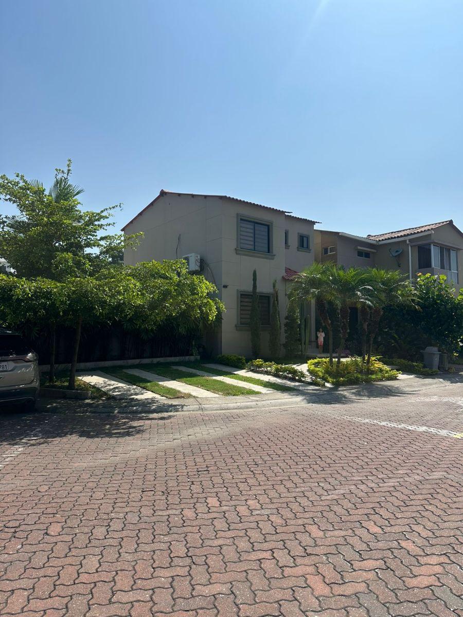 Villa Club Linda Villa en Venta, Guayas — imagen 10