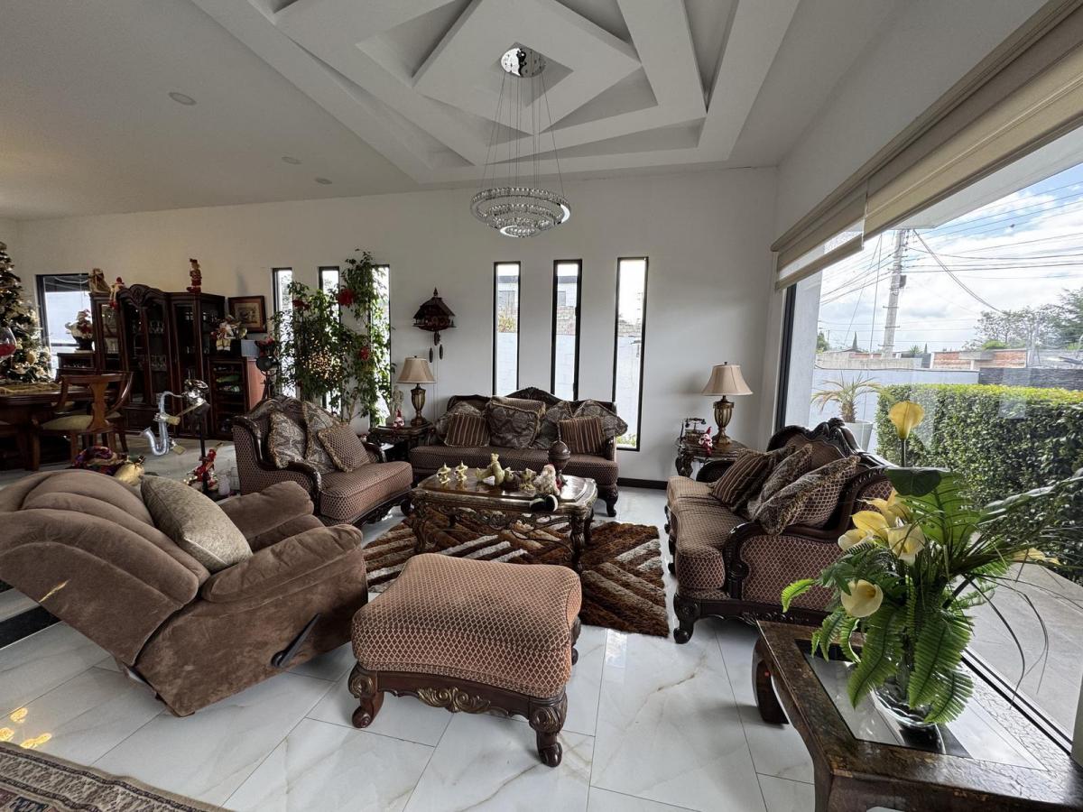 Venta Casa con Suite, Una Sola Planta, Independiente en Puembo — imagen 5