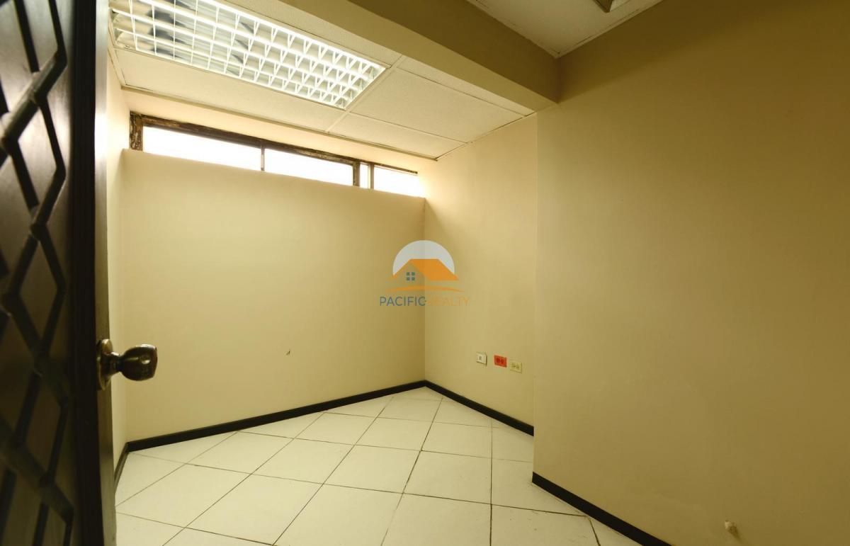 Espectacular Oficina (Todo El Piso #3) en La Av 9 de Octubre, Guayas — imagen 2
