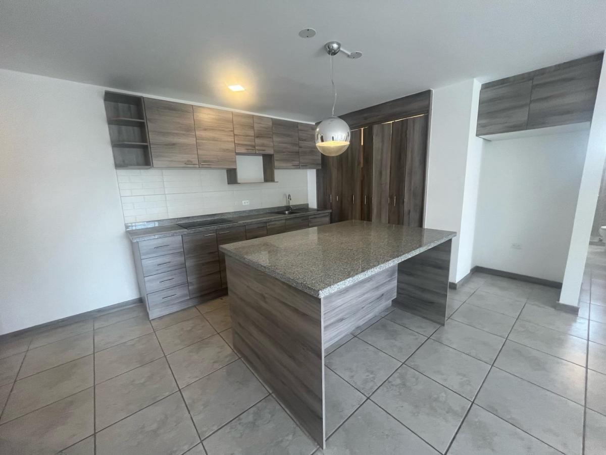 Venta de Departamento en Tumbaco 2 Habitaciones, Balcón — imagen 7
