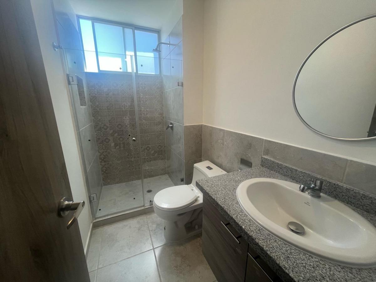 Venta de Departamento en Tumbaco 2 Habitaciones, Balcón — imagen 2