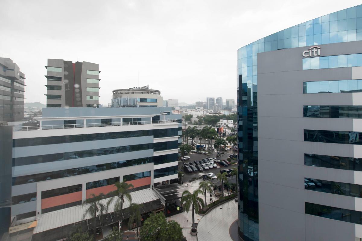 Oficina de Estreno en Venta en 100 Business Plaza, Zona Mall del Sol, Guayas — imagen 3