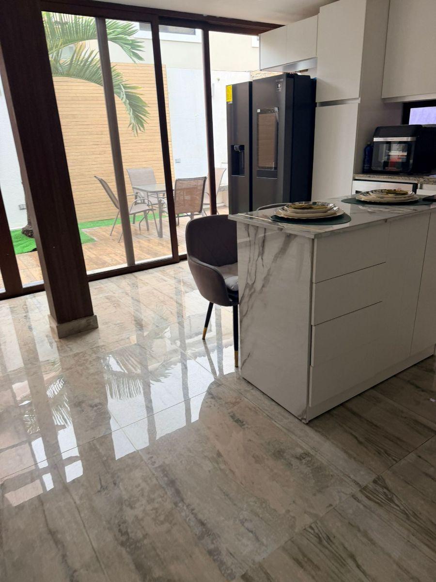 Vendo Casa Moderna y Totalmente Remodelada en Ciudad Celeste, Guayas — imagen 7