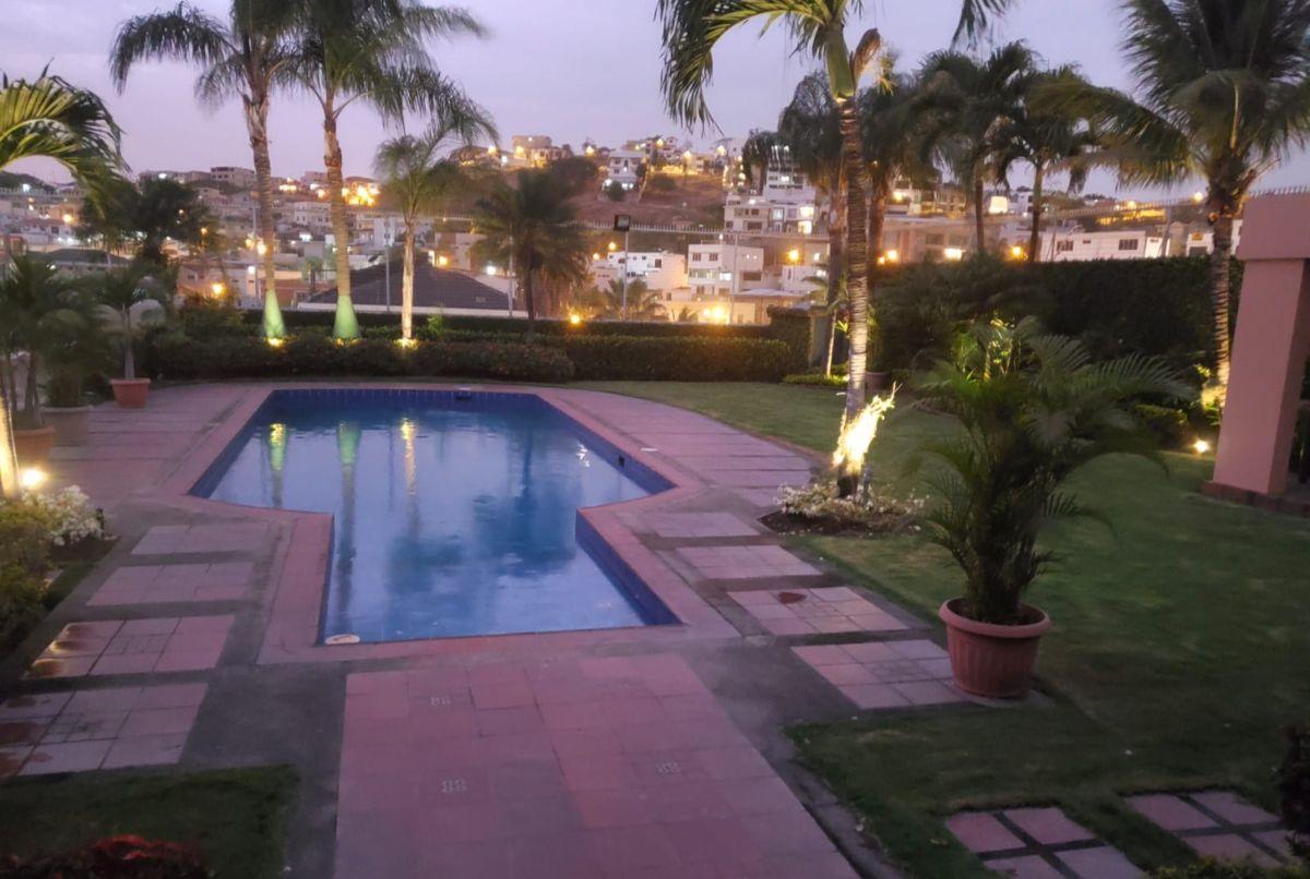 Casa de Lujo en Zona Cerrada de Santa Cecilia, Guayas — imagen 4