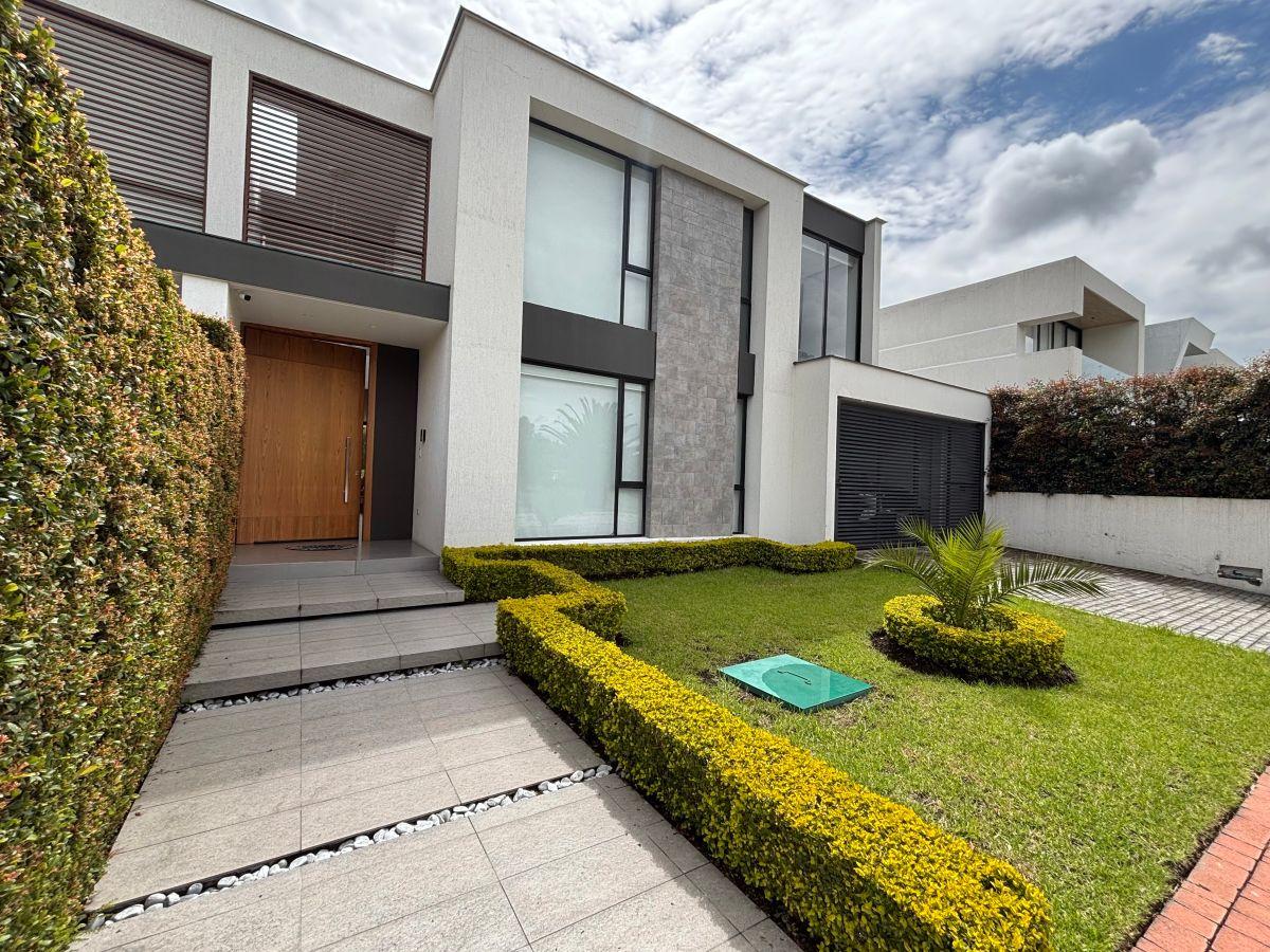 Espectacular Casa de Venta en Tumbaco — imagen 9