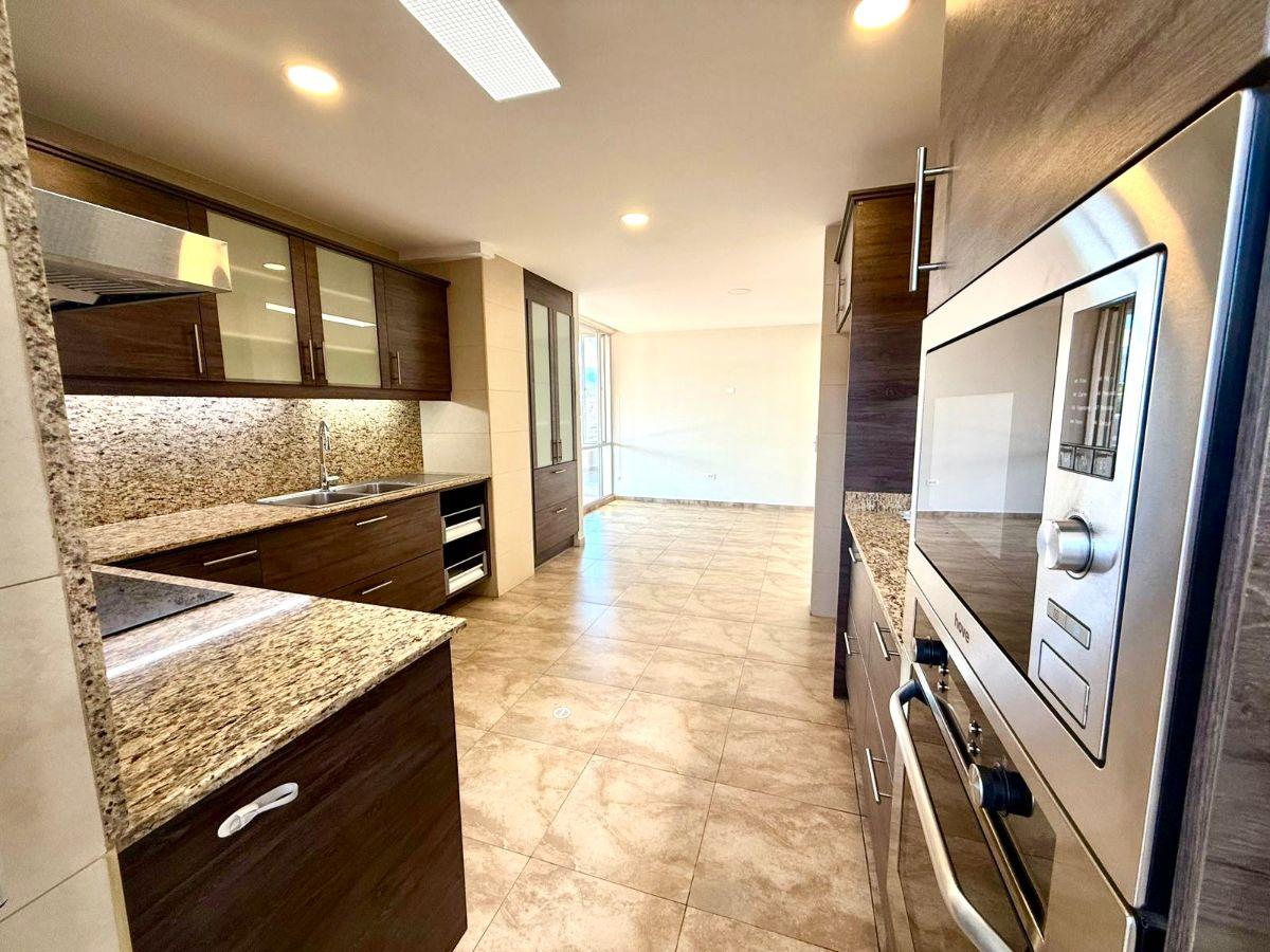 Departamento en Venta 136 m Más Terraza 73 m La Primavera - Cumbayá — imagen 9