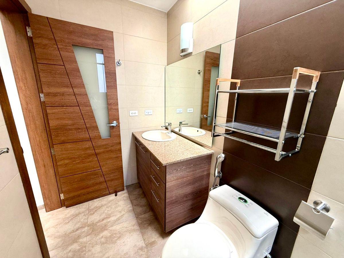 Departamento en Venta 136 m Más Terraza 73 m La Primavera - Cumbayá — imagen 7