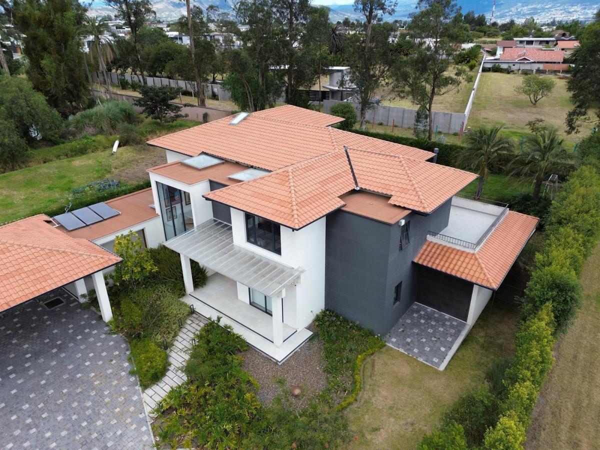 Casa de Venta Dentro de Urbanización Exclusiva en Puembo. en El Mejor Sector de Puembo — imagen 10