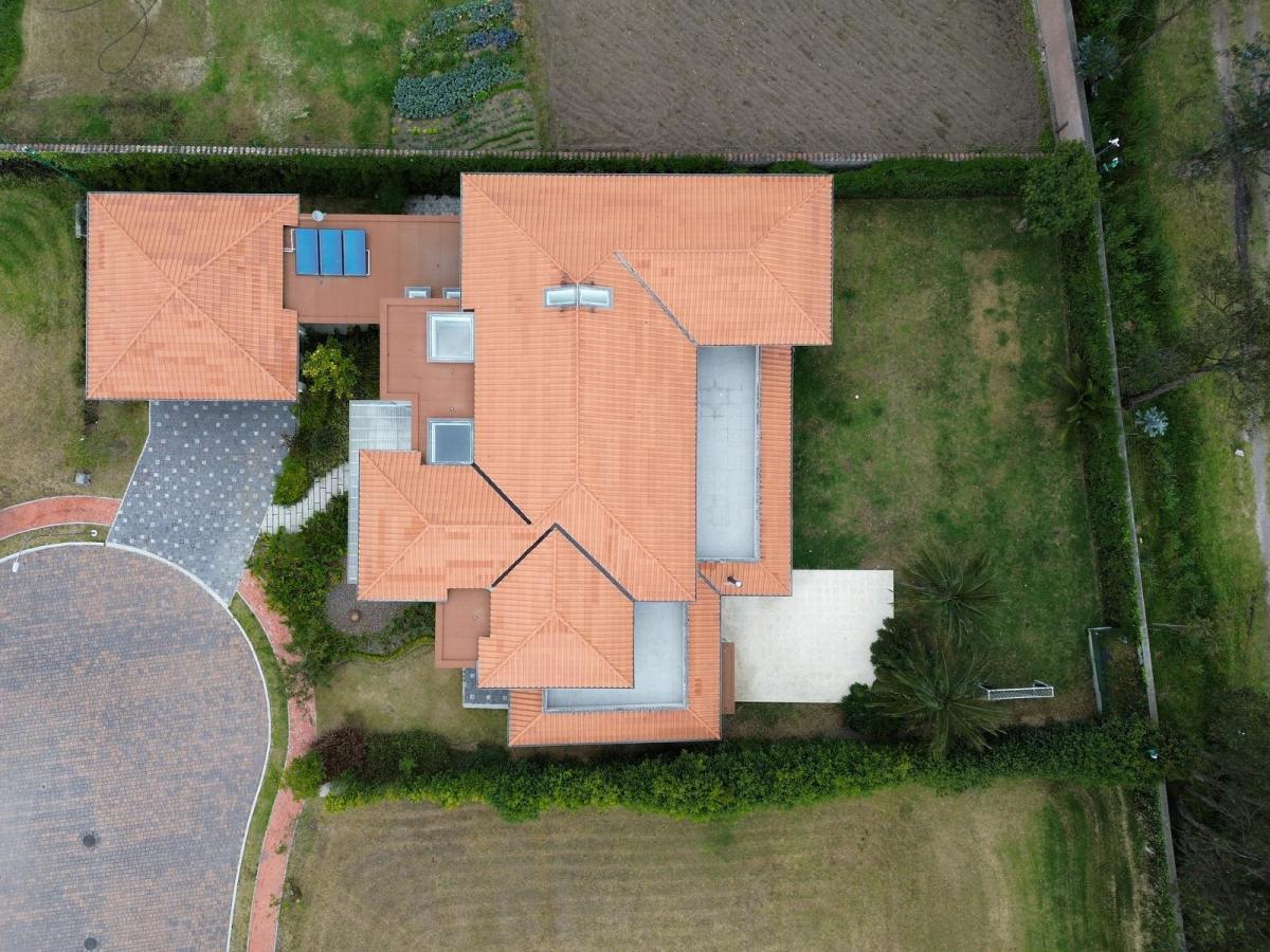 Casa de Venta Dentro de Urbanización Exclusiva en Puembo. en El Mejor Sector de Puembo — imagen 7