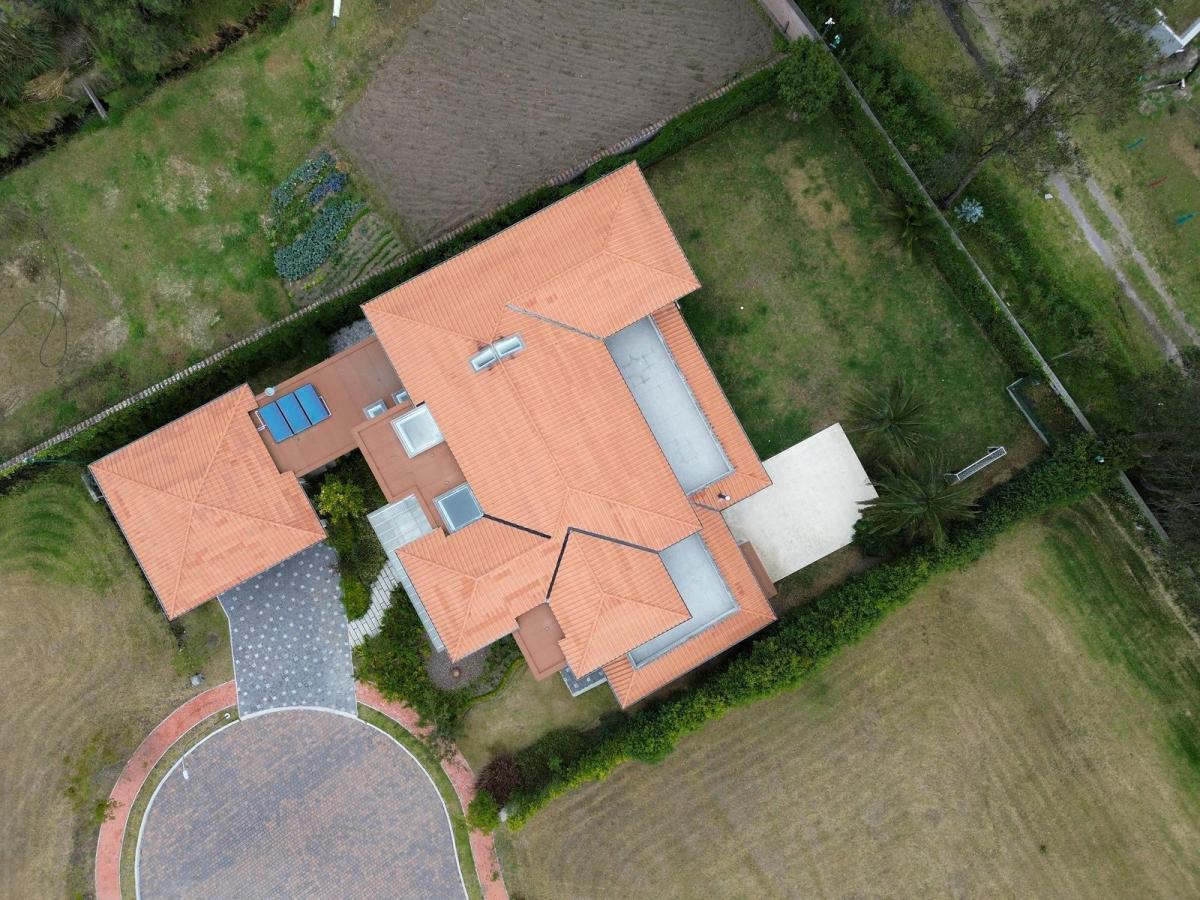 Casa de Venta Dentro de Urbanización Exclusiva en Puembo. en El Mejor Sector de Puembo — imagen 6