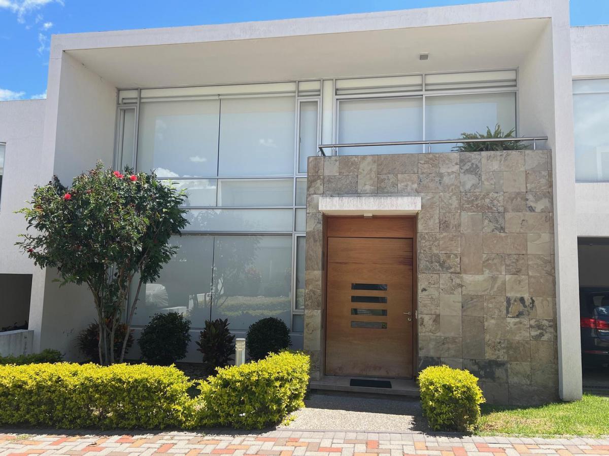 Cumbaya Se Vende Casa Moderna Dentro Urb. Cerrada Sector Lumbisi (Cr) — imagen 8