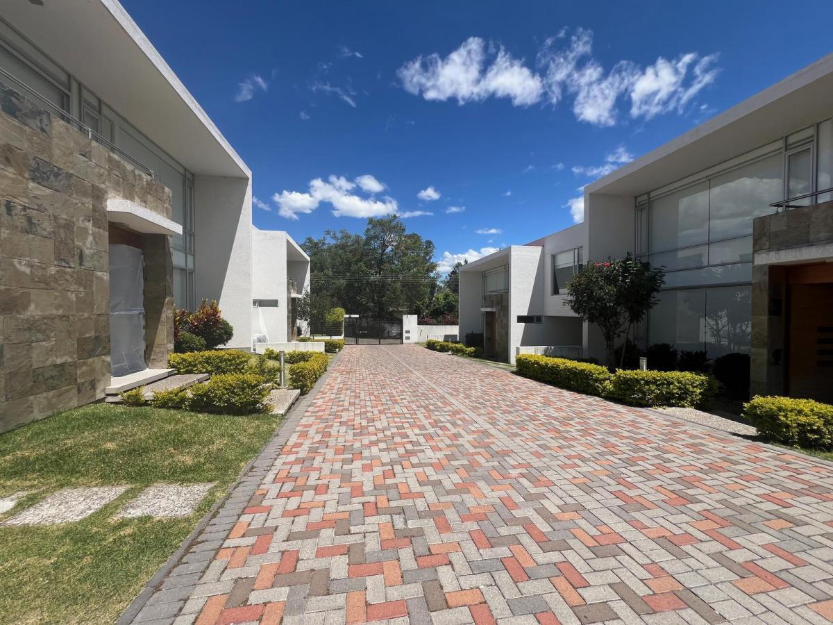 Cumbaya Se Vende Casa Moderna Dentro Urb. Cerrada Sector Lumbisi (Cr) — imagen 7