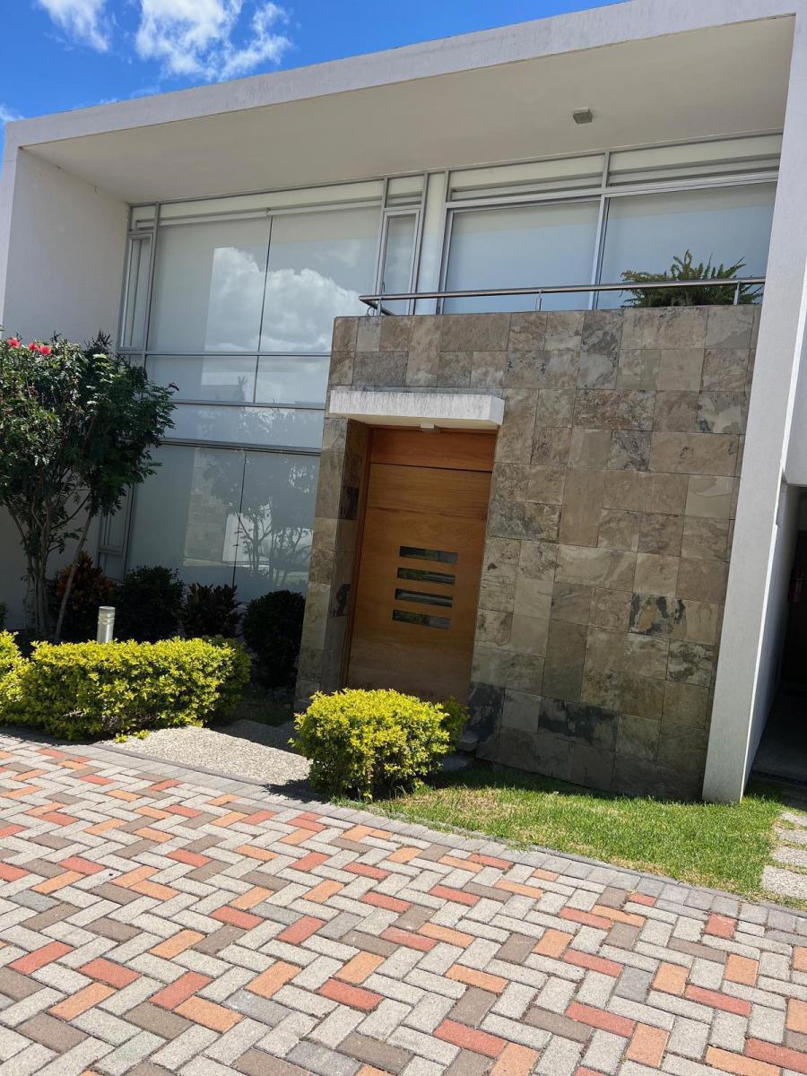 Cumbaya Se Vende Casa Moderna Dentro Urb. Cerrada Sector Lumbisi (Cr) — imagen 5