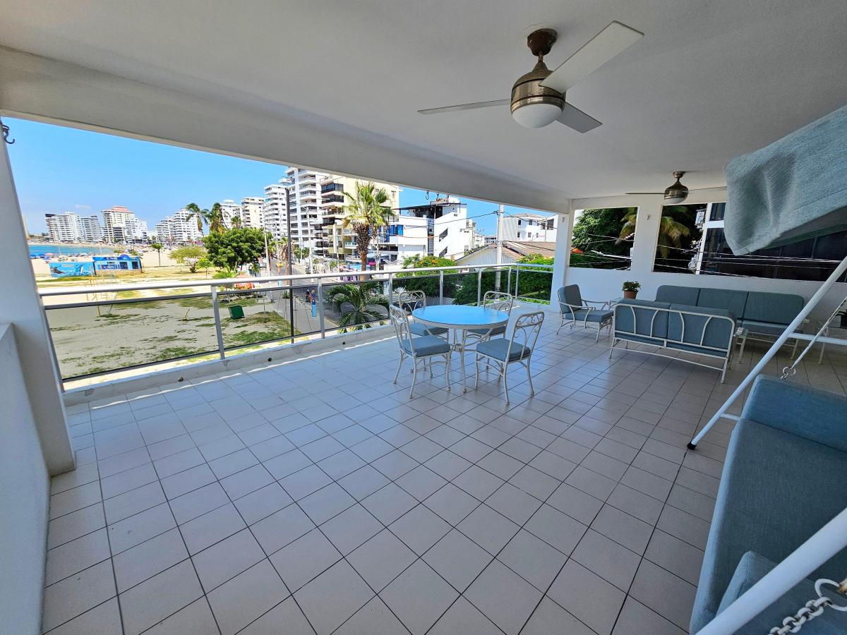 Vendo Espectacular Casa de 3 Pisos Al Pie del Mar en El Malecon de Salinas — imagen 10