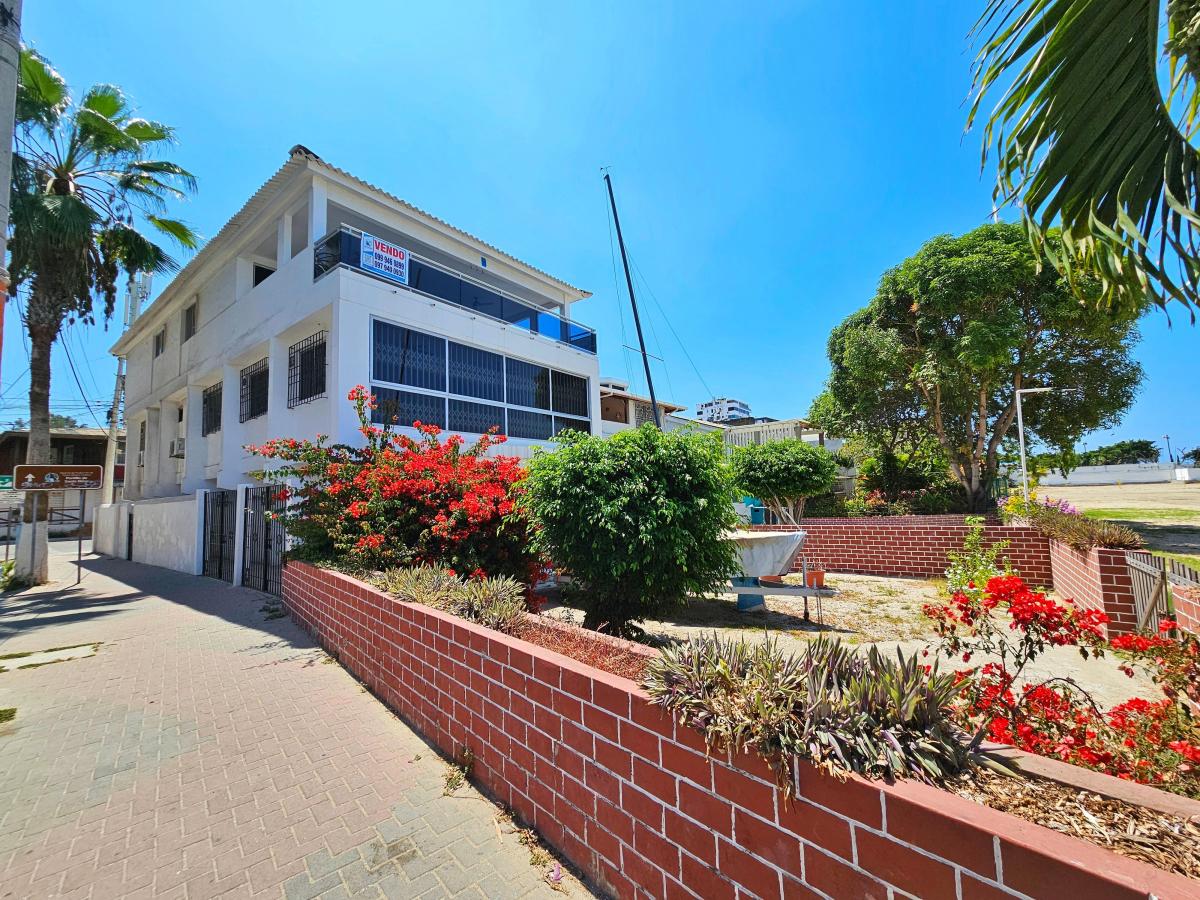 Vendo Espectacular Casa de 3 Pisos Al Pie del Mar en El Malecon de Salinas — imagen 9