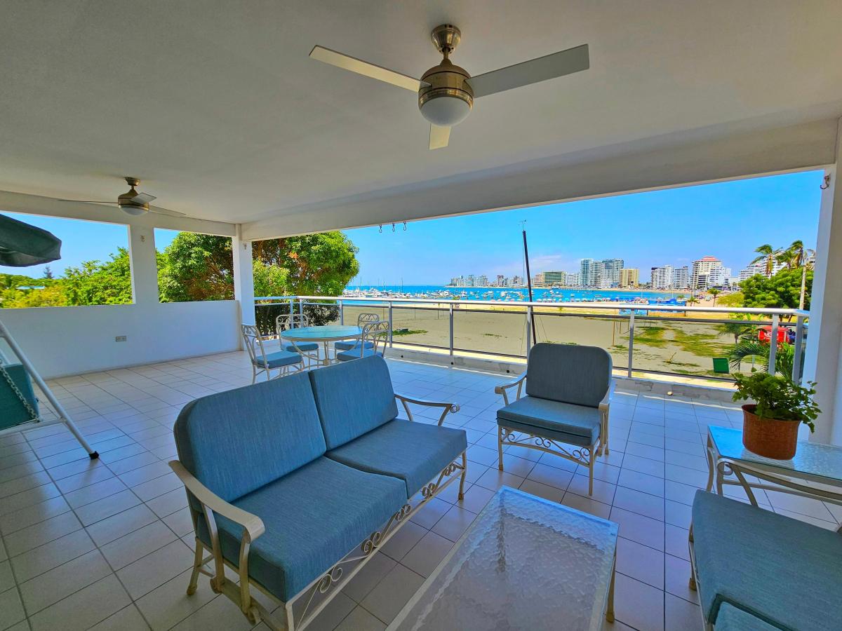Vendo Espectacular Casa de 3 Pisos Al Pie del Mar en El Malecon de Salinas — imagen 7