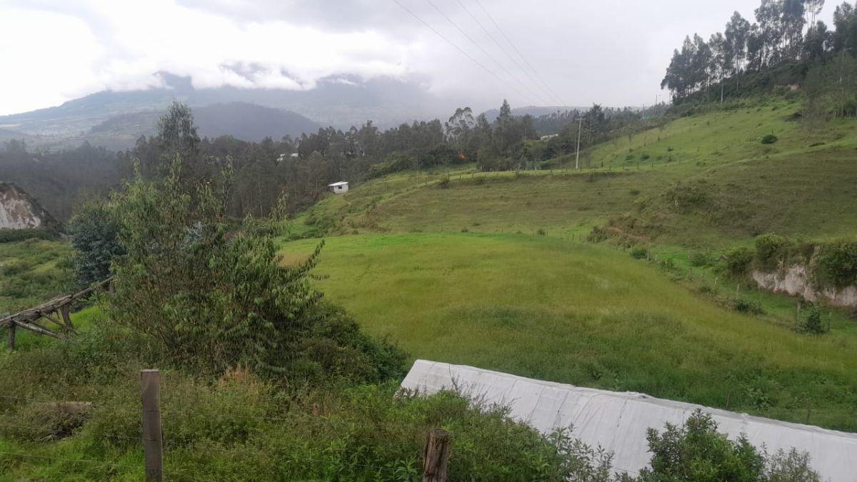 En San Pablo, con Hermosa Vista a La Laguna Se Vende, Imbabura — imagen 8