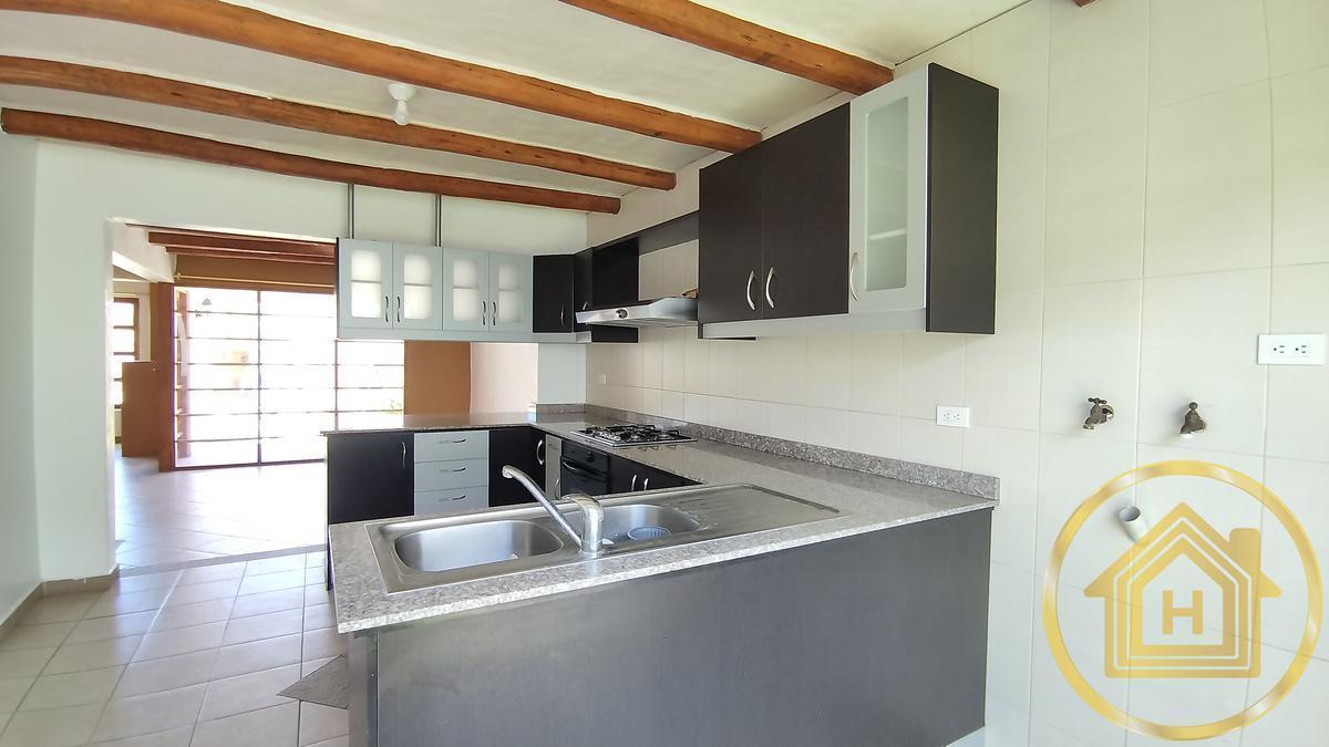 Casa Tipo Campestre 3 Dorm. Más Estudio, Piscina, Conocoto, Valle de Los Chillos — imagen 7
