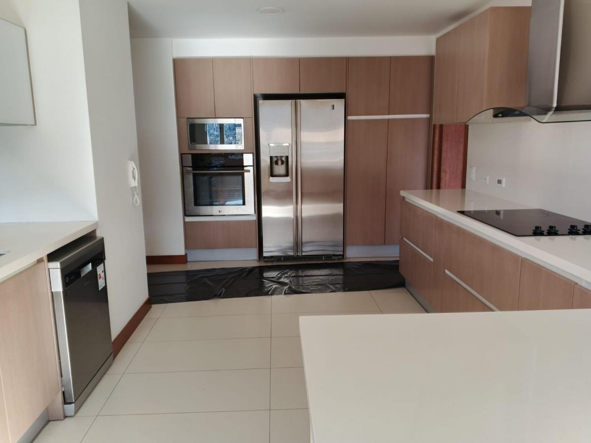 Vendo Exclusivo Dpto, 3 Hab. Hermosa Vista, Balcón. González Suárez — imagen 9