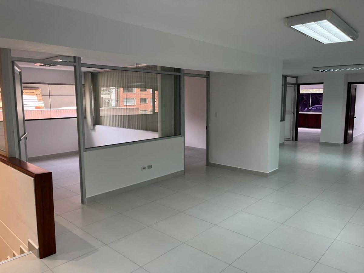 Vendo - Hermosa Oficina - Frente Al Swissotel — imagen 10