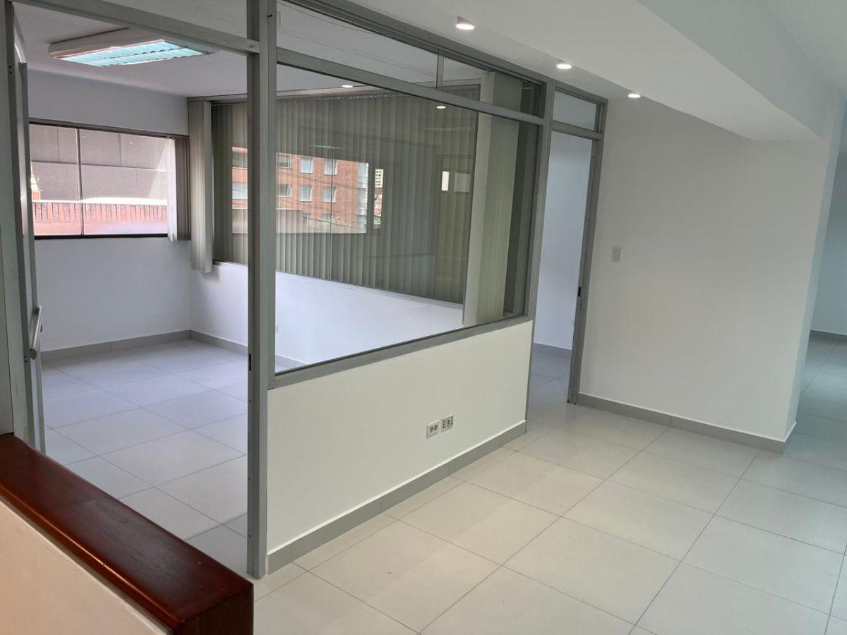 Vendo - Hermosa Oficina - Frente Al Swissotel — imagen 7