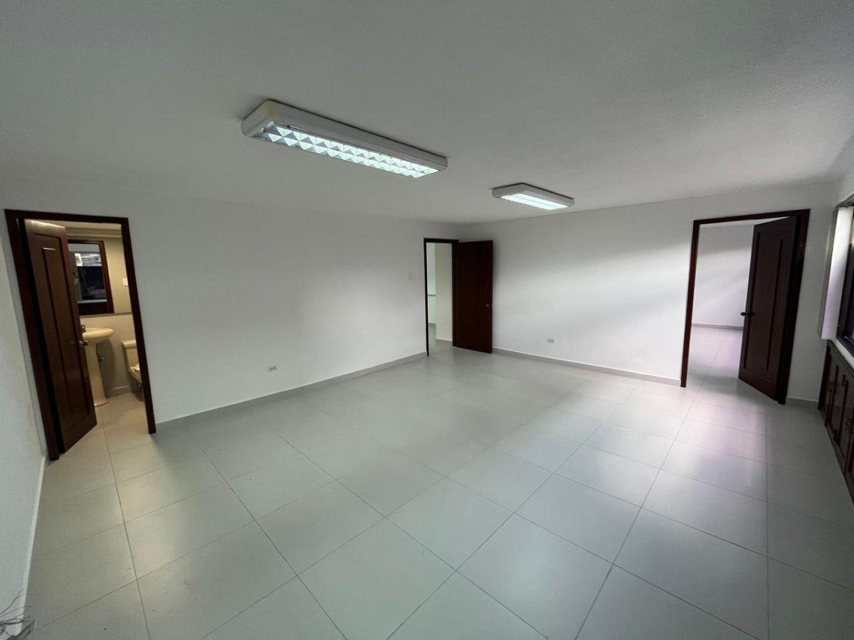 Vendo - Hermosa Oficina - Frente Al Swissotel — imagen 2