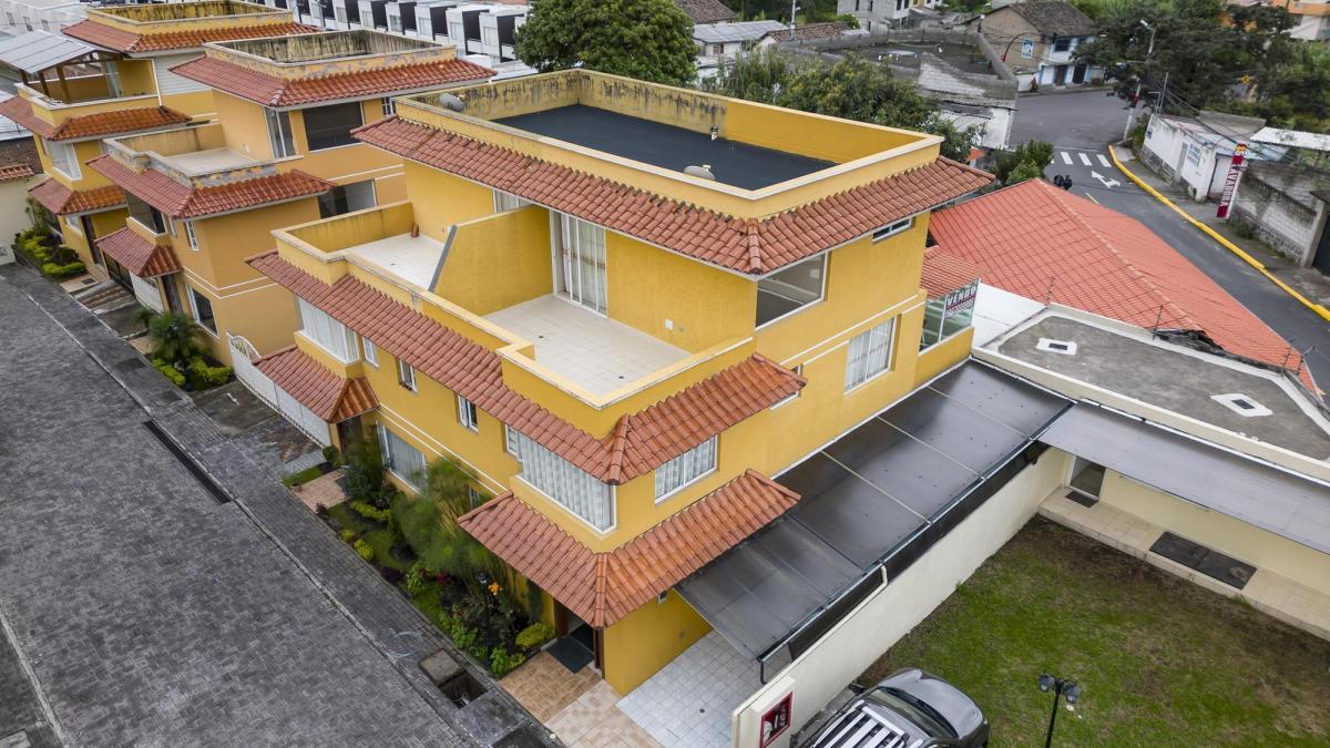 La Armenia 1, Casa 182,94 m², 3 Habitaciones, 3.5 Baños, 3 Parqueaderos — imagen 8
