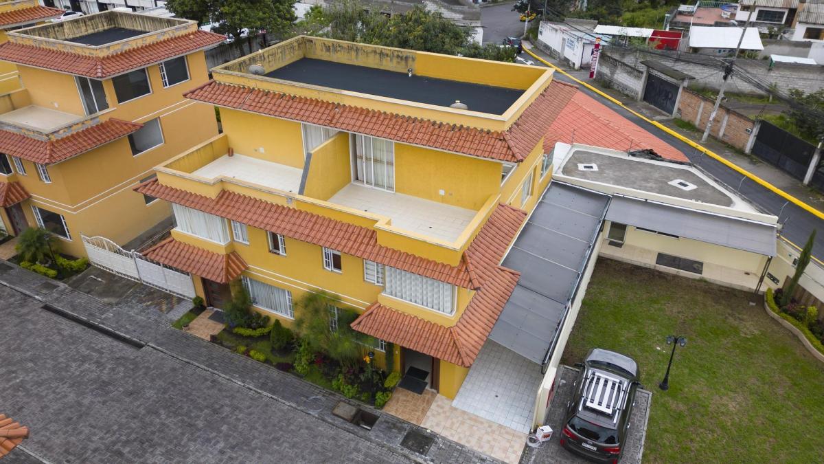 La Armenia 1, Casa 182,94 m², 3 Habitaciones, 3.5 Baños, 3 Parqueaderos — imagen 4
