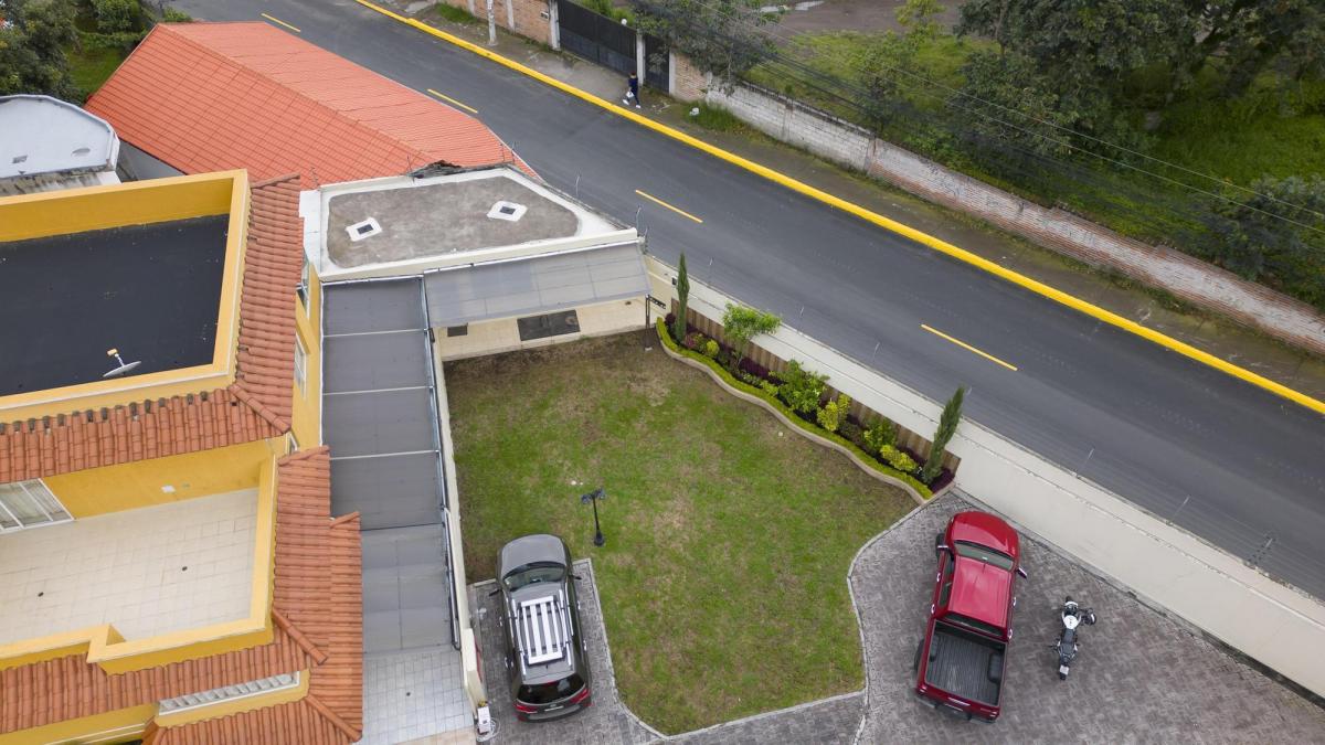 La Armenia 1, Casa 182,94 m², 3 Habitaciones, 3.5 Baños, 3 Parqueaderos — imagen 2