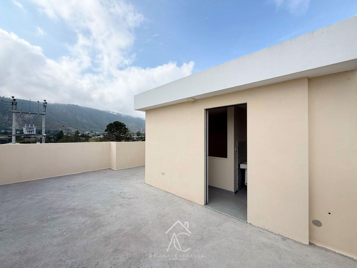 Casa con Ingreso Independiente en Venta Sector Mitad del Mundo — imagen 7