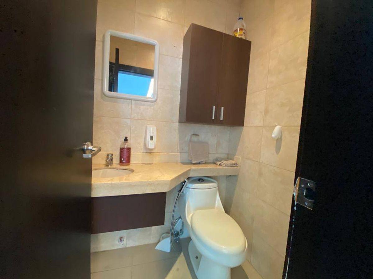 En Venta Oficina Semi - Amoblada 154 m² - Edif. Plaza Center - Kennedy Norte - Guayaquil, Guayas — imagen 3