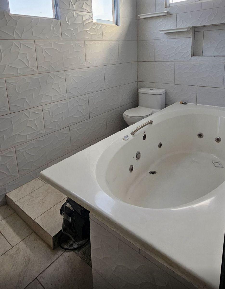 Casa Esquinera en Venta con 3 Dorm. en Urb. Matices - V. Gil, Guayas — imagen 2