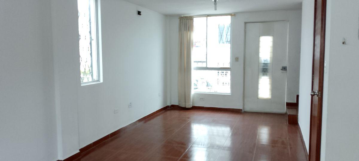 En Venta Casa de 3 Pisos en Pomasqui - Ciudad Bicentenario — imagen 8