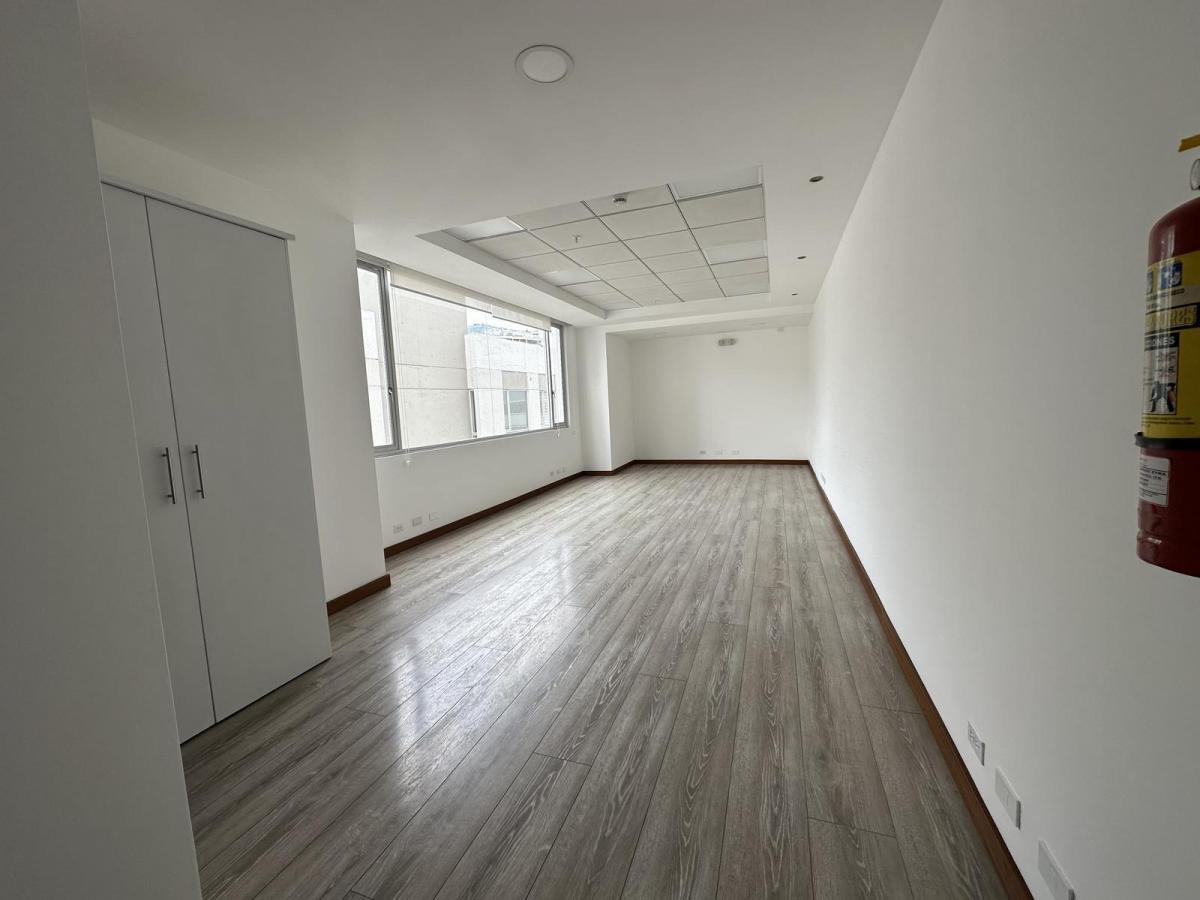Twg Oficina en Venta, Ubicado en Esquina Portugal y 6 de Diciembre — imagen 7